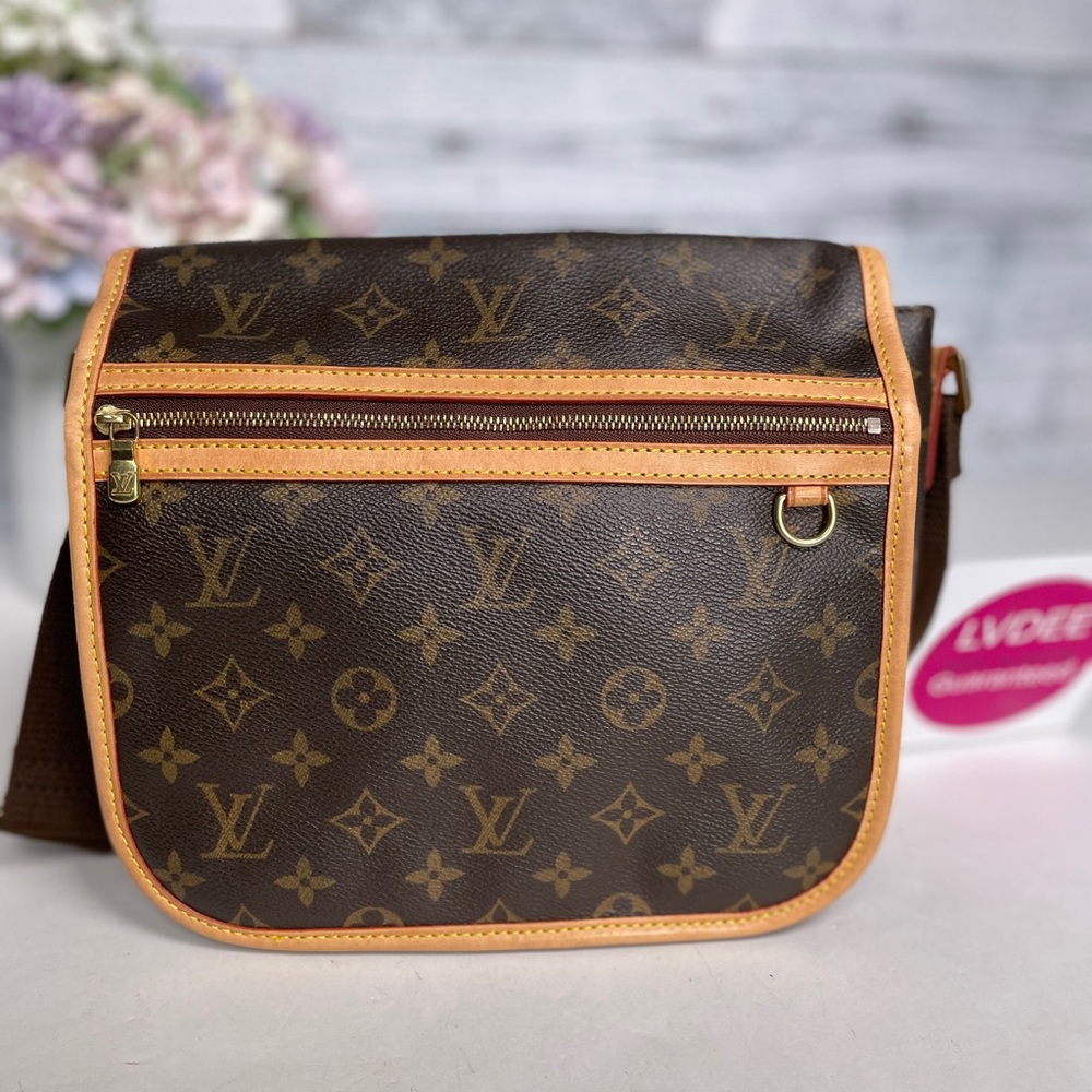Louis Vuitton Messenger bag